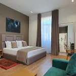 Hotel Heiress 4*
