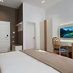 Hotel Heiress