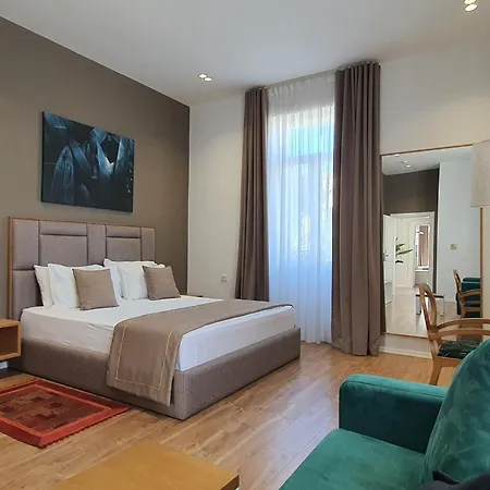 Hotel Heiress 4*